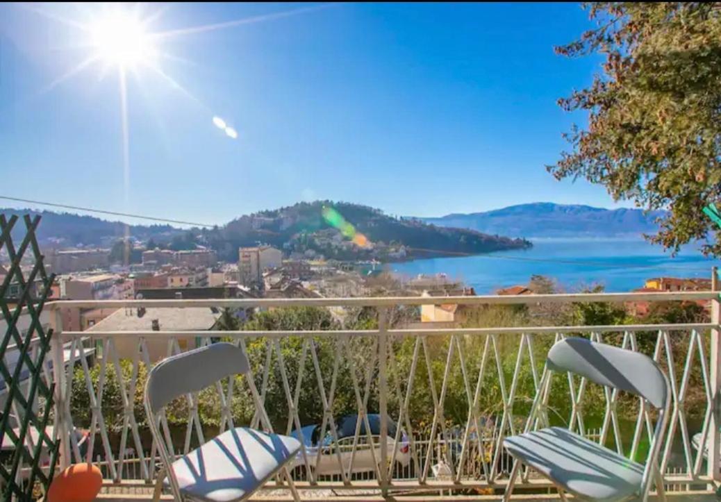 Apartment With View Lake Maggiore/Laveno Mombello Buitenkant foto